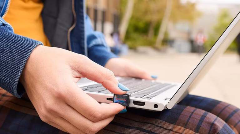 Assurez la sécurité de votre ordinateur portable, smartphone et tablette pour une rentrée sans souci